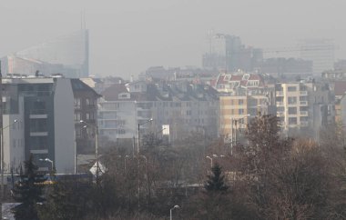 Şehirdeki ince partikül havası ve Pm2.5 tozu. Şehir Kapağı