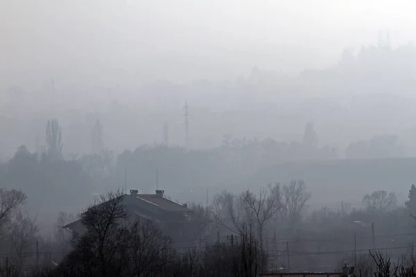 Fine particulate matter air in the city and PM2.5 dust. Bad weat — Stock Photo, Image