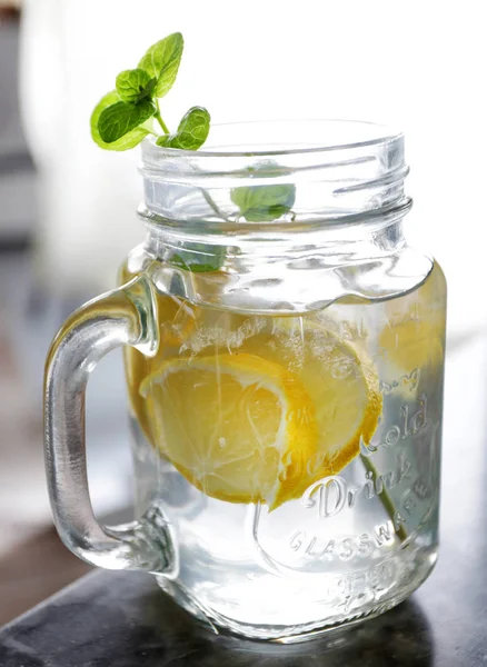 Glass of water, lemon and mint. Detox. — 스톡 사진