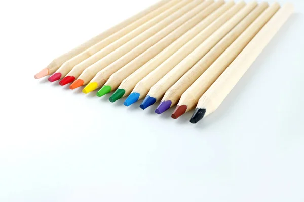 Kleur Potloden Voor Tekening Geïsoleerd Een Witte Achtergrond — Stockfoto