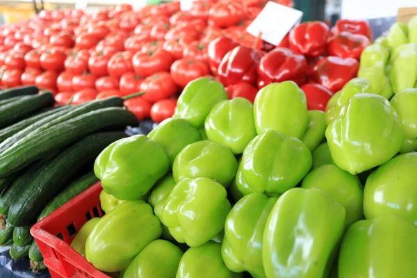 Czerwona Zielona Papryka Warzywa Rynku Rolnym — Zdjęcie stockowe