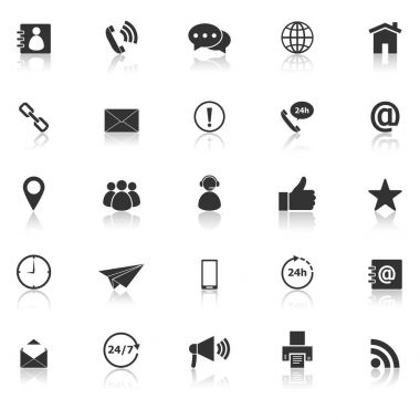 Simgeler iletişim ile beyaz zemin üzerine yansıtmak