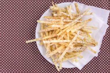 Kızarmış taro cips