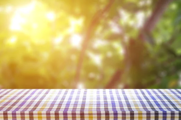 Mesa de convés vazia — Fotografia de Stock