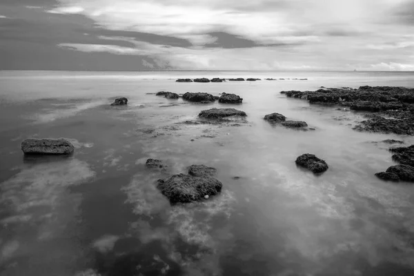 Mar, rocas, rottingdean, brighton —  Fotos de Stock
