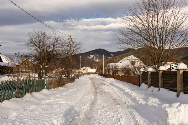 Kış köye geldi. Ukrayna, Guta