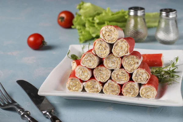 Paus Caranguejo Recheados Com Fígado Bacalhau Ovos Lanche Russo Festivo — Fotografia de Stock