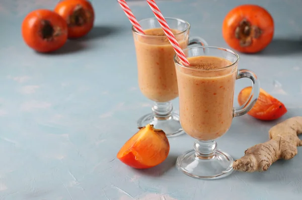 Hausgemachter Smoothie Aus Kaki Ingwer Und Zimt Zur Erhöhung Der — Stockfoto