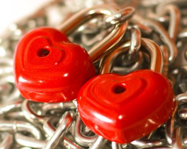 demir zincirli kalp şeklinde kilitler 