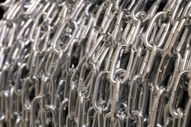 Gümüş zincir. Makaradaki zincir. Onarım.