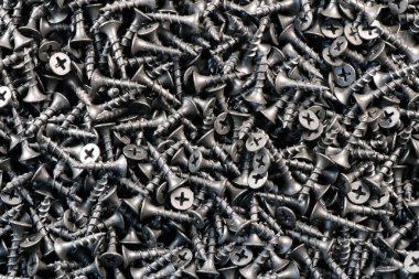 Metal vidalar yakın. 