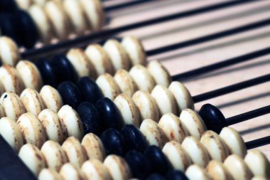 Eski ahşap abaküs yakın.