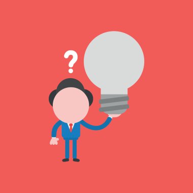 Kafası karışmış ve elinde gri ampul tutan vektörsüz işadamı.