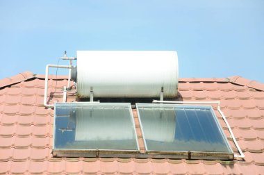 Güneş panelleri ve pil elektrik üretmek