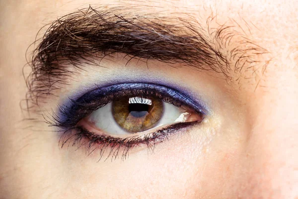 Transgender-Auge mit Make-up — Stockfoto
