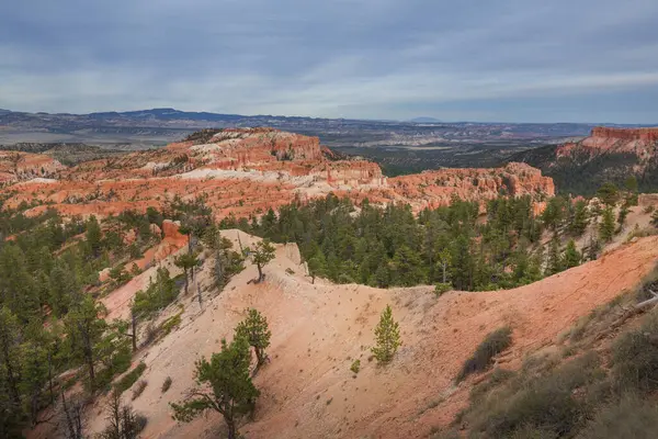 Paysage Bryce Canyon Lors Coucher Soleil Nuageux Ciel Dramatique Sombre — Photo