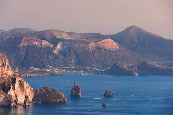 Litorale Dell Isola Lipari Con Vista Sull Isola Vulcanica Vulcano — Foto Stock