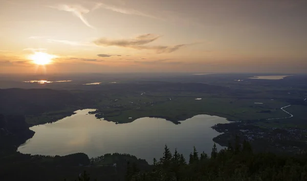 Lago Kochelsee Desde Pico Montaña Jochberg Durante Atardecer Con Sol — Foto de Stock