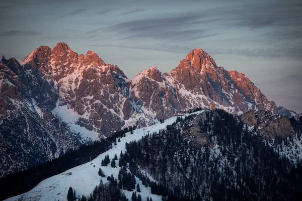 Montagne Della Catena Montuosa Wilder Kaiser Fieberbrunn Durante Tramonto Inverno — Foto Stock
