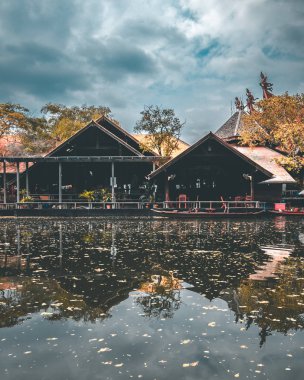 Gerçek kutsal alan'ın su yansımalar