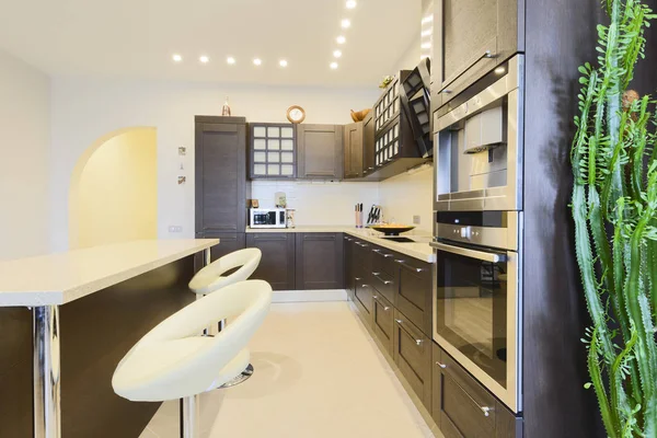 Yemek odası modern tarzı ile zarif mutfak 