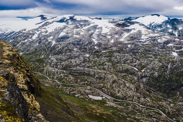 Вид с вершины горы Дальснибба. Норвегия — стоковое фото
