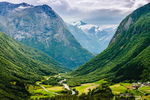 Nádherný výhled do údolí. Norsko — Stock fotografie