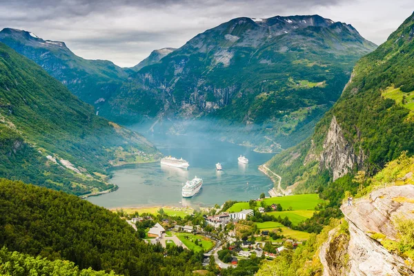 Nádherný výhled Geirangerfjord. Hrabství More og Romsdal. Norsko — Stock fotografie