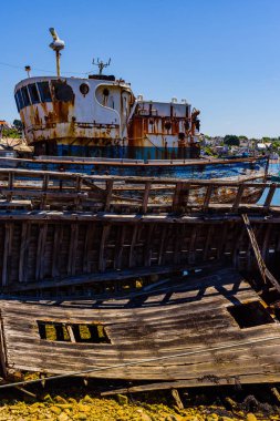 Terk edilmiş eski bir geminin parçası. Camaret-sur-Mer.Brittany. Fra