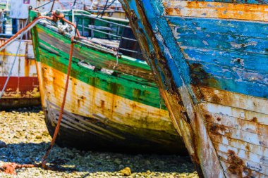 Terk edilmiş eski bir geminin parçası. Camaret-sur-Mer.Brittany. Fra