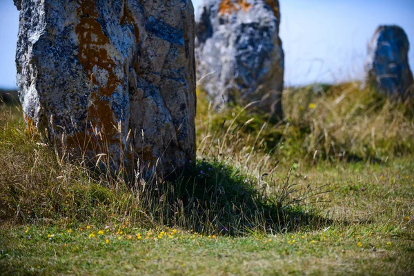 L'alignement de Lagatjar est un alignement intéressant du menhir — Photo