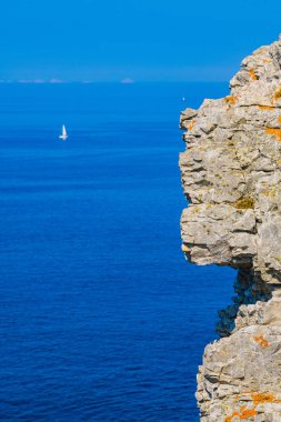 Crozon Yarımadası 'nda inanılmaz bir deniz manzarası var. Pen Hir Noktası. Fini.