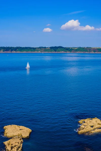 Increíble paisaje marino en la península de Crozon. Finister. Bretaña. . — Foto de Stock