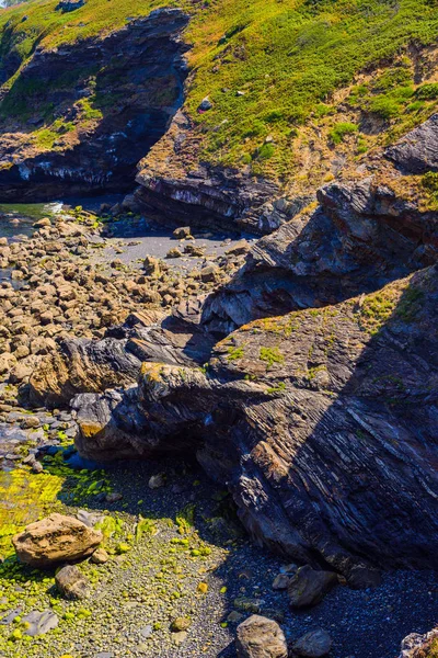 Neuvěřitelný přímořský mys na poloostrově Crozon. Finistere. Brittany. — Stock fotografie