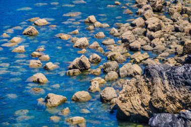 Crozon Yarımadası 'nda inanılmaz bir deniz manzarası var. Finister. Britanya..