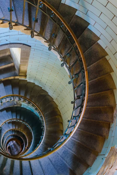 Wunderschöne Wendeltreppe zur Spitze des Leuchtturms eckmuhl, auf — Stockfoto