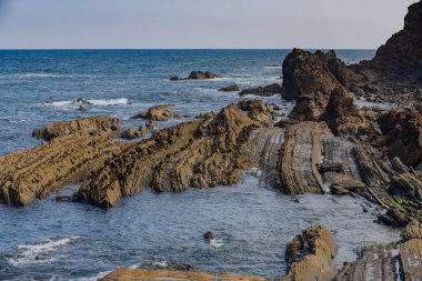 Armintza köyündeki muhteşem sahil manzarası. Bask Ülkesi. Kuzey İspanya
