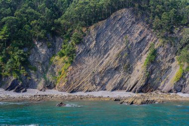 Armintza köyündeki muhteşem sahil manzarası. Bask Ülkesi. Kuzey İspanya