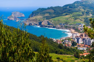 Gastelugache adasının muhteşem manzarası. Bask ülkesi. Kuzey İspanya