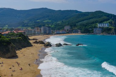 Bakio köyünün manzaralı bir manzarası var. Bask ülkesi. Kuzey İspanya