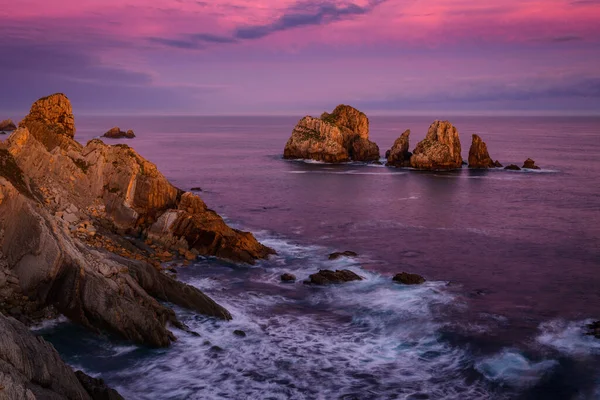 Stânci Incredibile Coasta Satului Liencres Înainte Răsăritul Soarelui Cantabria Coasta — Fotografie, imagine de stoc