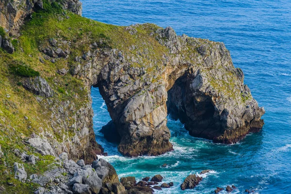 Riesige Klippen Der Nähe Der Insel Gastelugache Baskenland Nordspanien — Stockfoto