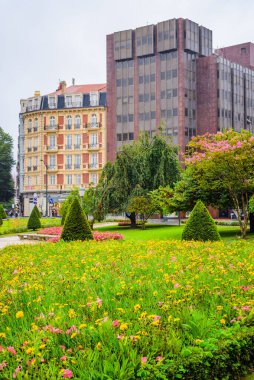 Güzel Bilbao şehrinin sokaklarında. Bask ülkesi. Kuzey İspanya