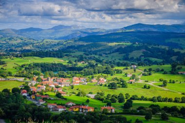 Cabarceno doğa parkında çarpıcı bir manzara. Cantabria 'da. İspanya 'nın kuzey kıyıları