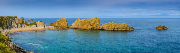 Panorama Úžasného Pobřeží Neuvěřitelnými Útesy Kantábrie Severní Pobřeží Španělska — Stock fotografie