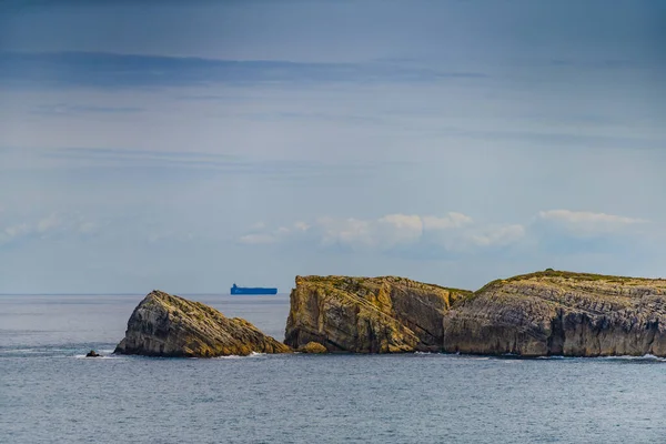 Geweldige Kust Met Ongelooflijke Kliffen Buurt Van Het Dorp Liencres — Stockfoto