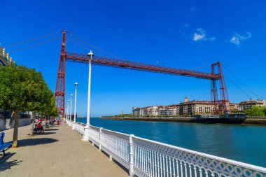 Neron Nehri 'ndeki Biscay Köprüsü. Güzel şehir Bilbao. Bask ülkesi. Kuzey İspanya