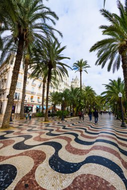 Alicante 'deki Esplanada Bulvarı. Alicante bölgesi. İspanya
