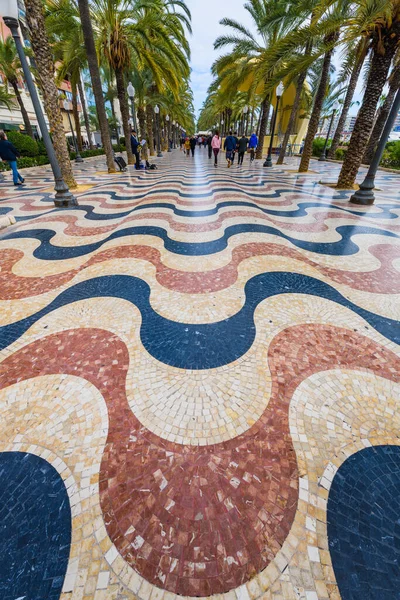 Alicante 'deki Esplanada Bulvarı. Alicante bölgesi. İspanya