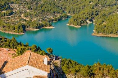 Guadalest dağlarda pitoresk eski bir kasabadır. Alicante bölgesi. İspanya